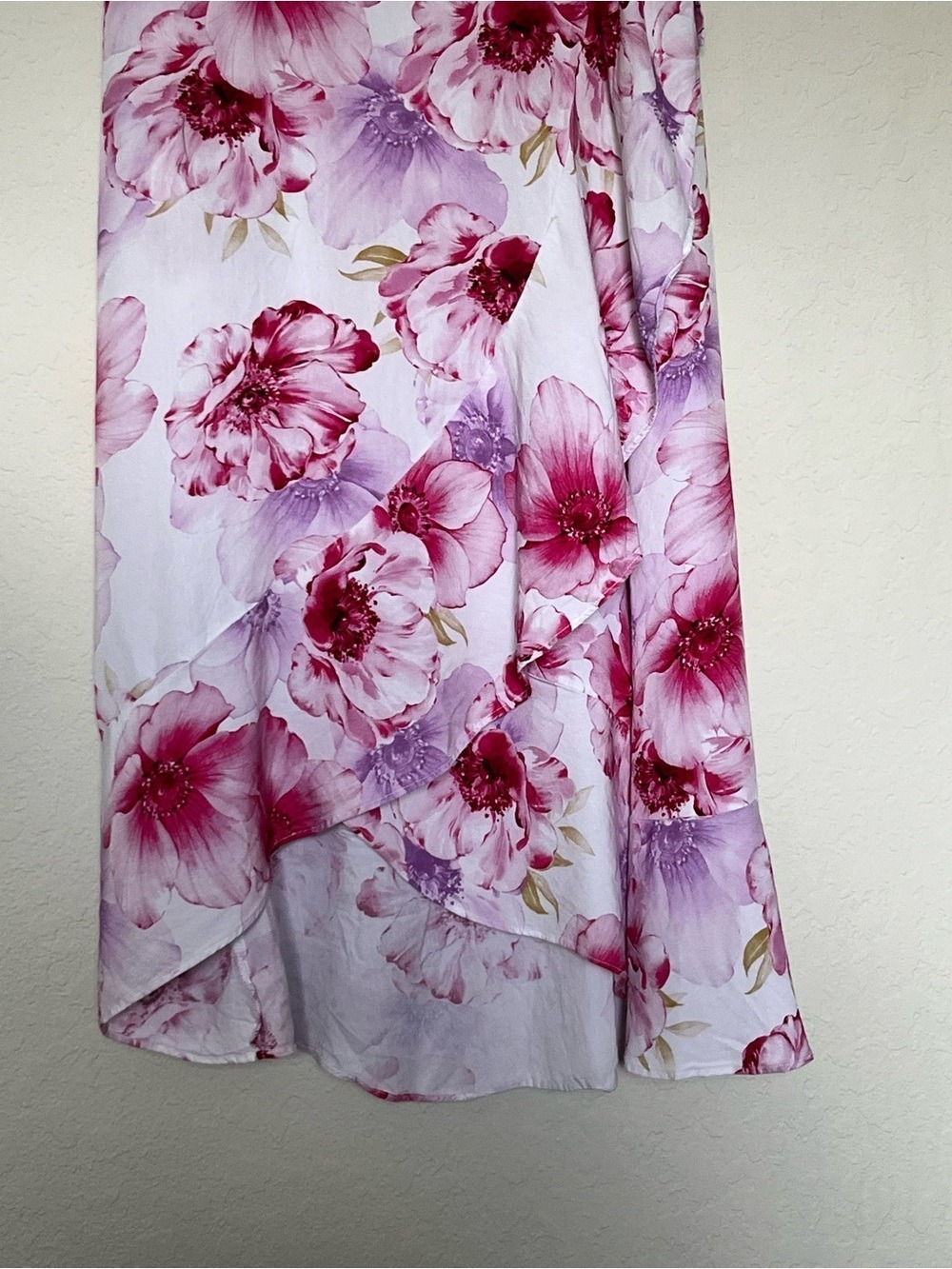 GUESS Floral Wrap Midi Skirt Watercolor Pink Purple Handkerchief Hem M - Picture 12 of 12